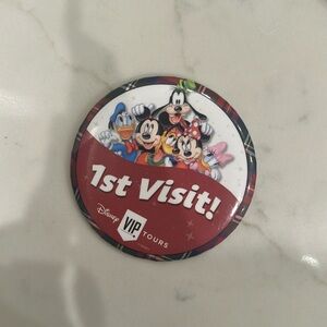Disney 1st visit pin VIP